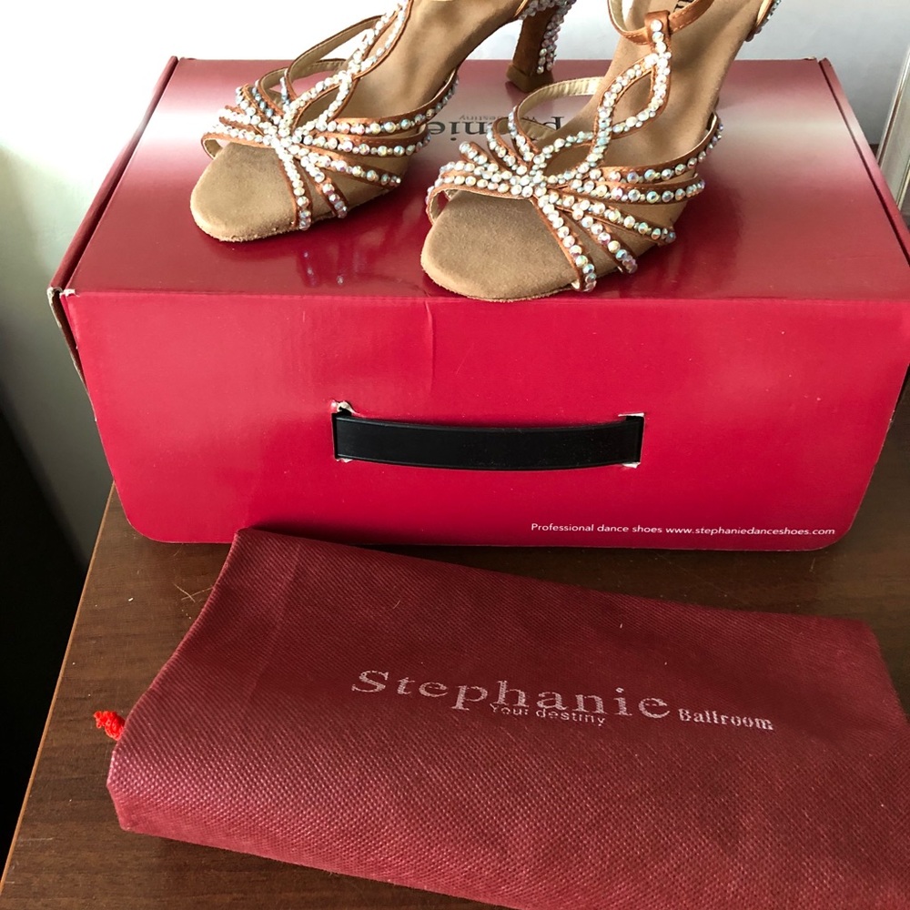 NEW Stephanie dance Latin shoes, size 5